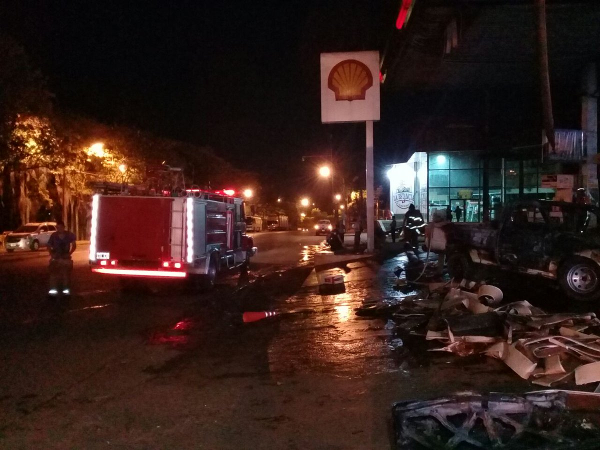 noticiasdel6's tweet photo. #AHORA Faruk Jalaf, empresario y presidente de la #CESANE. Sobre daños tras choque y daños en estación de servicio en #Eldorado. https://t.co/iaTfcN1tw0