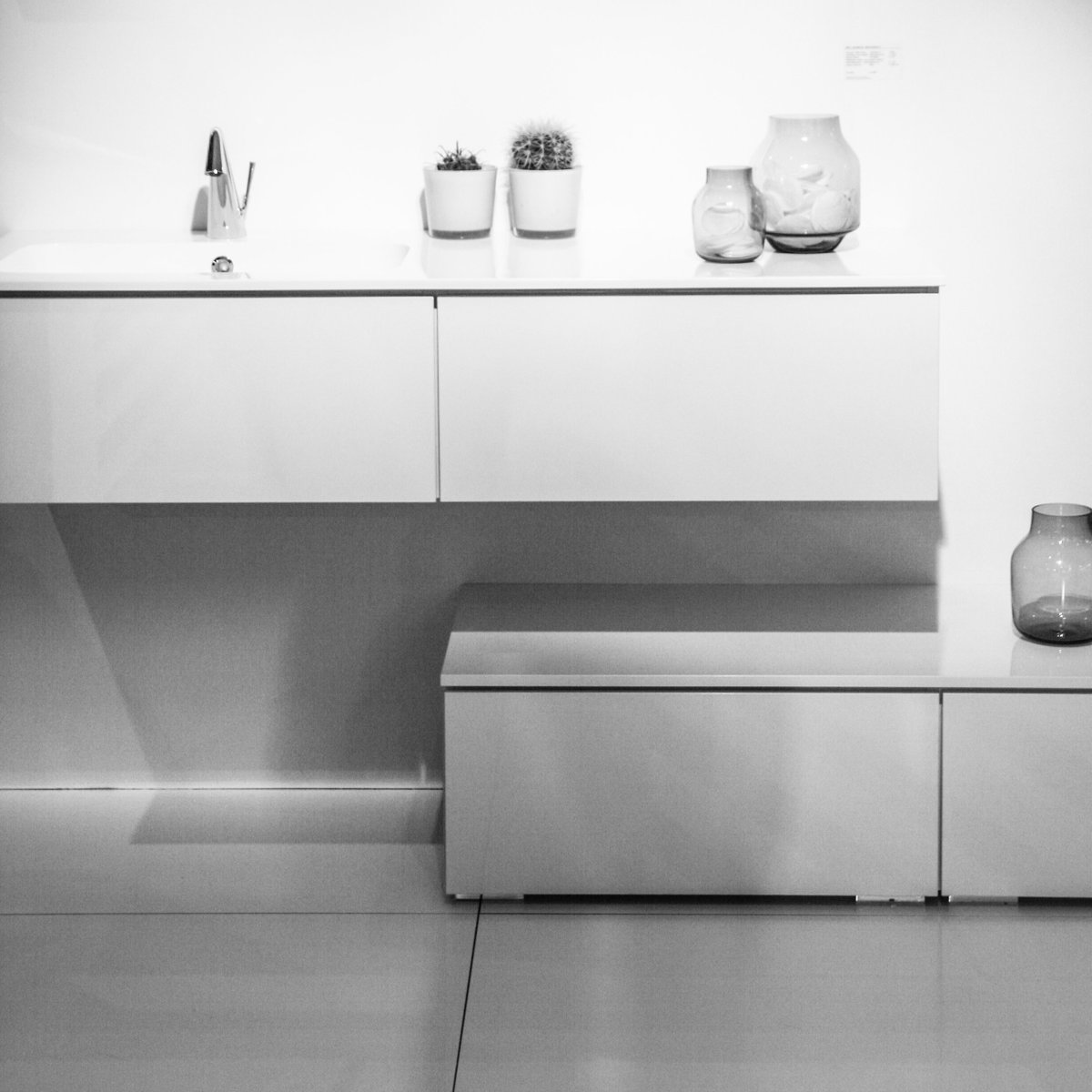 StudioPostma's tweet image. Ben je op zoek naar een #badkamermeubel #opmaat? Vrijblijvend offerte info@studiopostma.nl #solidsurface #design #wastafel #maatwerkmeubels