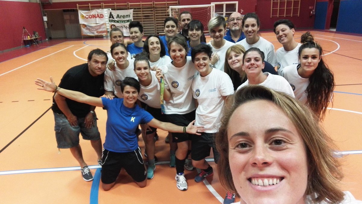 "E’ sempre bello imparare"
<a href="/Aleksan80138212/">Aleksandra Cotti</a> ha raccontato alla squadra di #calcioa5 femminile #DecimaSport la medaglia di #Rio2016
#7rosa