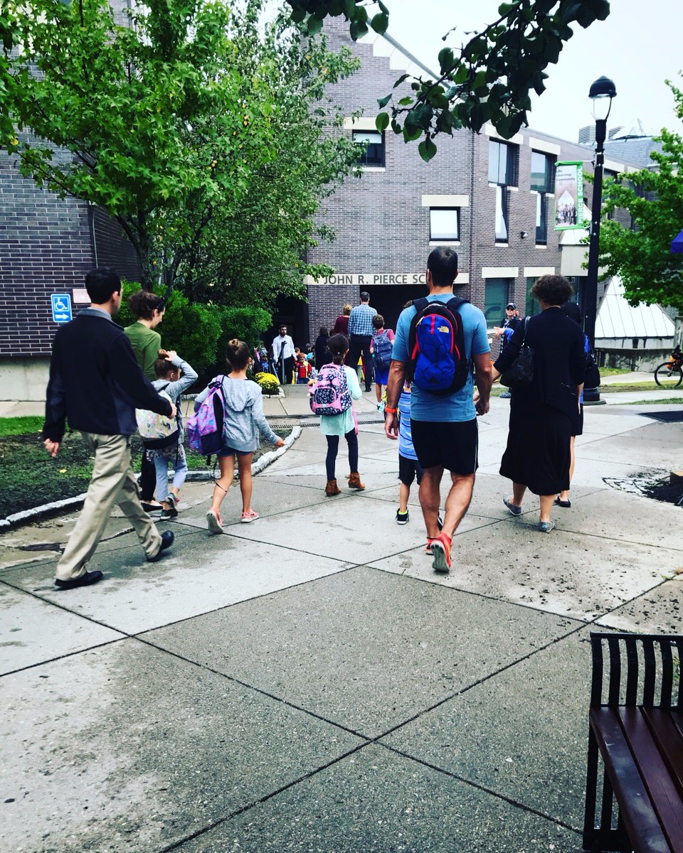 BrooklinePublic's tweet photo. Happy First Day of School! Students and families made their way to Pierce this morning #PSBwelcomeback #firstdayfeels #backpacksonbackpacks https://t.co/9S9gSeS29P