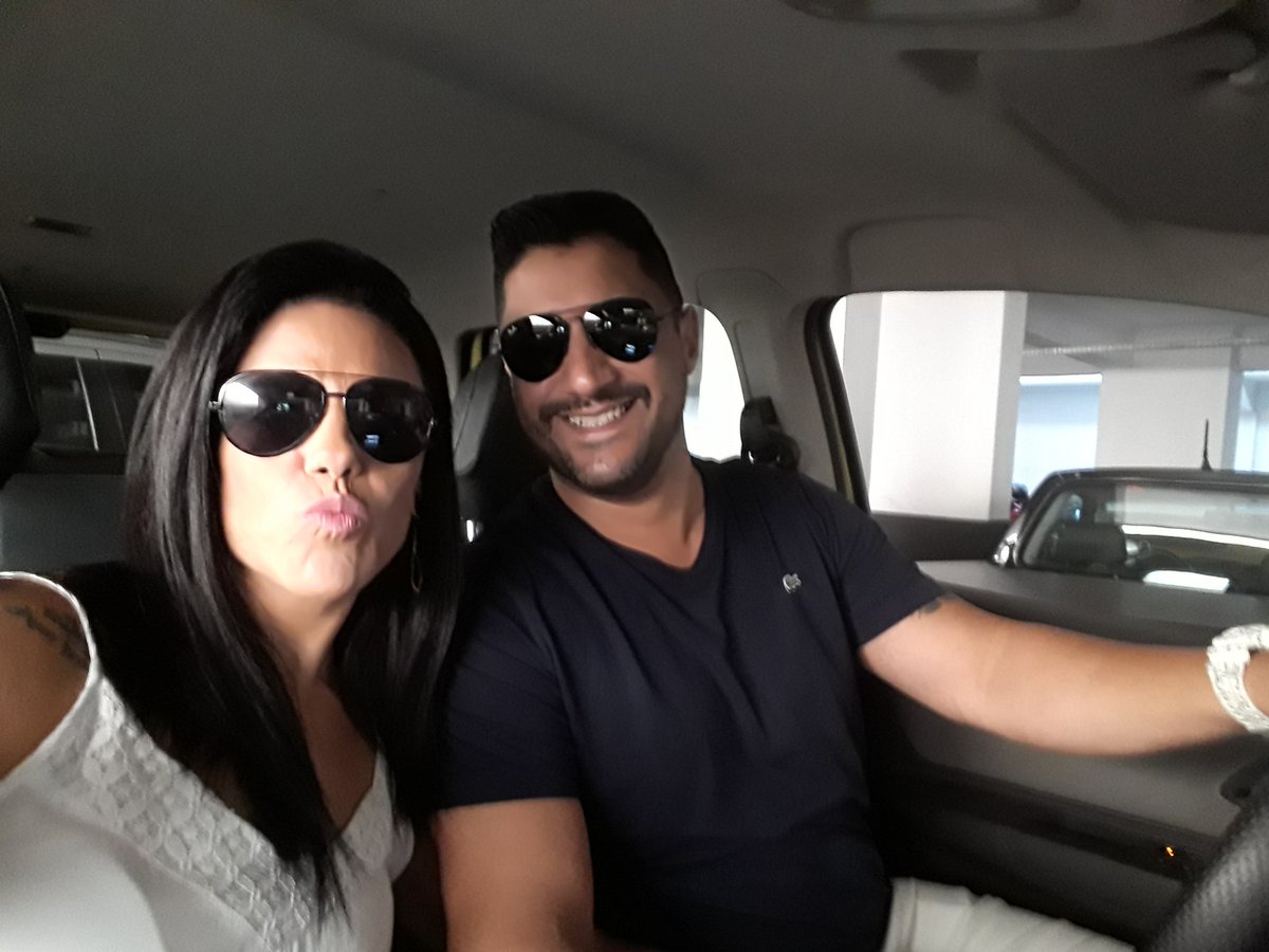karinarj02's tweet photo. Partiu cinema com o Amor! 💏
#TeQueroPraSempre
@jonasoficial82 https://t.co/A8mFHisweG