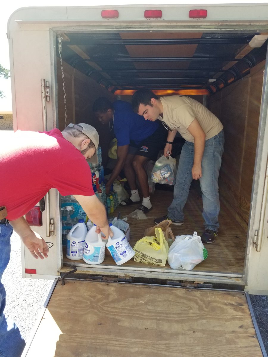 CSClatech's tweet image. Trailer &amp;amp; van are full and on their way. We Pray these items will bless many lives.  Matt. 25:40 #hurricaneharvey #csclatech #wearelatech