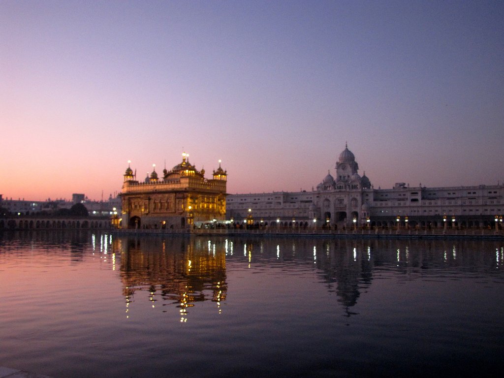 Simply Nomadic Life (@simply_nomadic) on Twitter photo The night view of the Golden Temple is impressive! Plan your visit with Amritsar Travel Guide bit.ly/2x9vM3n by <a href="/ExpediaIN/">Expedia India</a> #India The night view of the Golden Temple is impressive! Plan your visit with Amritsar Travel Guide bit.ly/2x9vM3n by <a href="/ExpediaIN/">Expedia India</a> #India