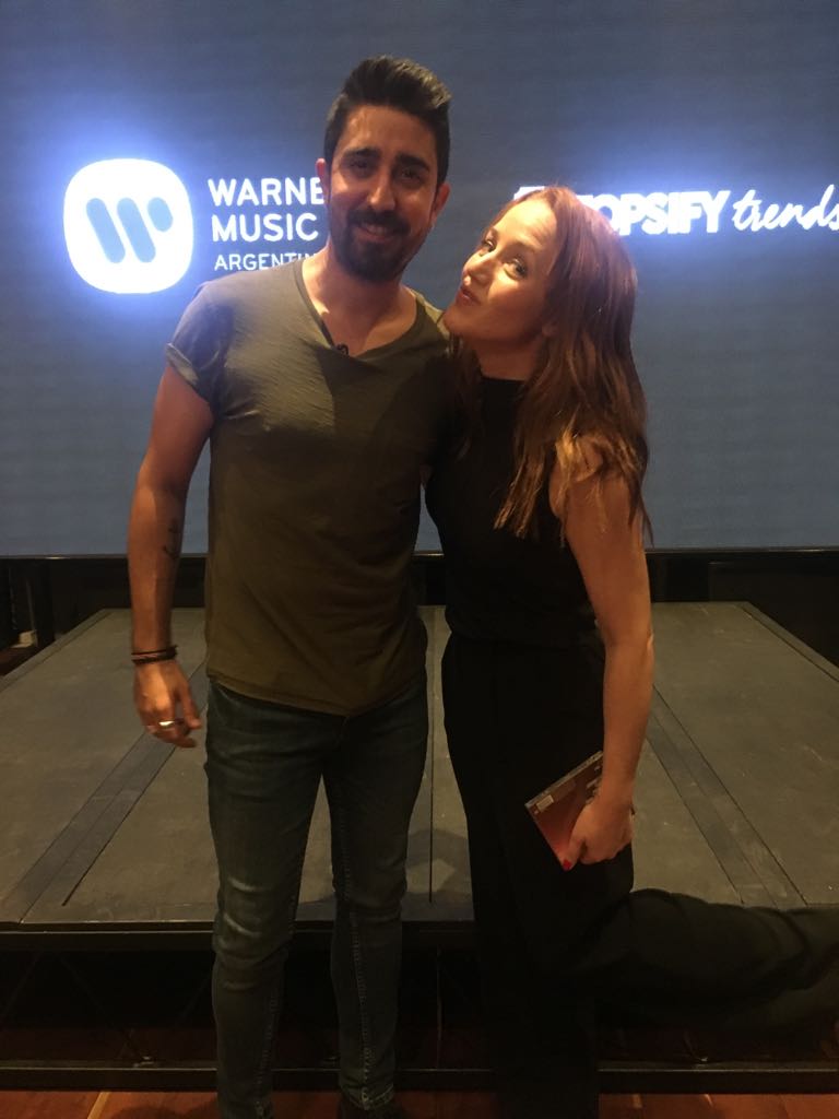 Punto_Tiff's tweet photo. No te pierdas hoy a las 21:00 hs la nota exclusiva de @Caro_Ibarra a @AlexUbagoficial por @quieromusicatv 
🎤📺🎵🎶 #lacasadelpop https://t.co/loObEnglyk