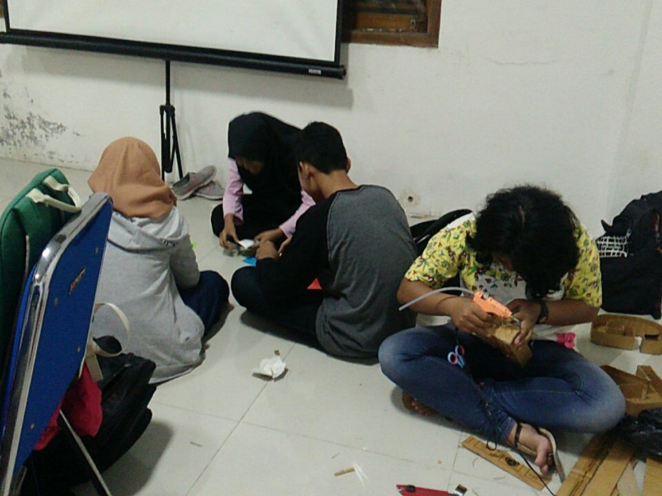 H-7.
Persiapan buat galeri kreasso.
Pantau trs ya kreasso. Bakalan ada sesuatu yang menarik loh☺