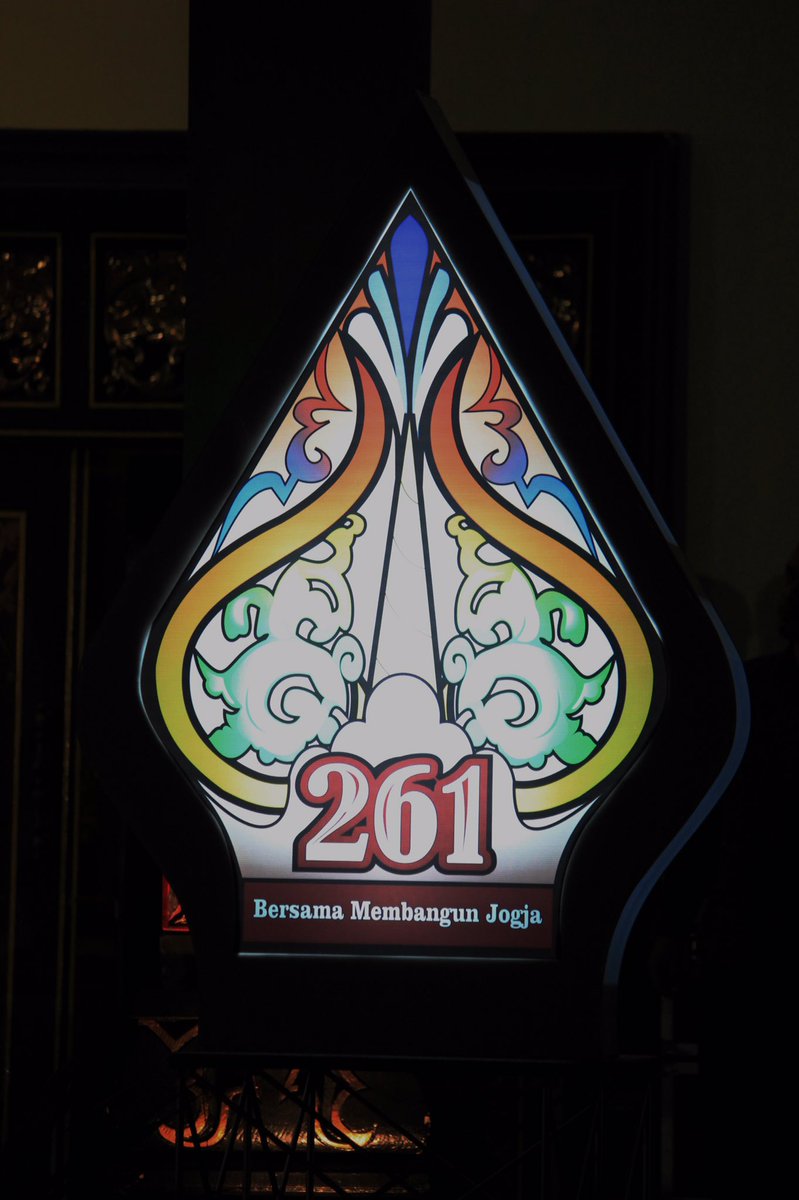 BerandaJogja's tweet photo. Inilah Logo Resmi Hari Ulang Tahun Kota Jogja Ke-261 yang baru saja diluncurkan di Halaman Balaikota Yogyakarta

#WiwitanHUTJogja https://t.co/NPVKQxYOfP