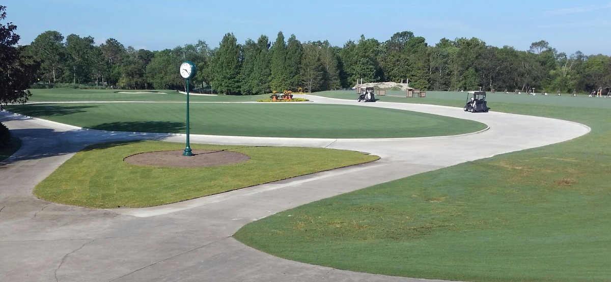 BryceGibson8's tweet image. Clock is moved, last of sod down. Annuals go in after #HurricaneIrma 
#practicefacility