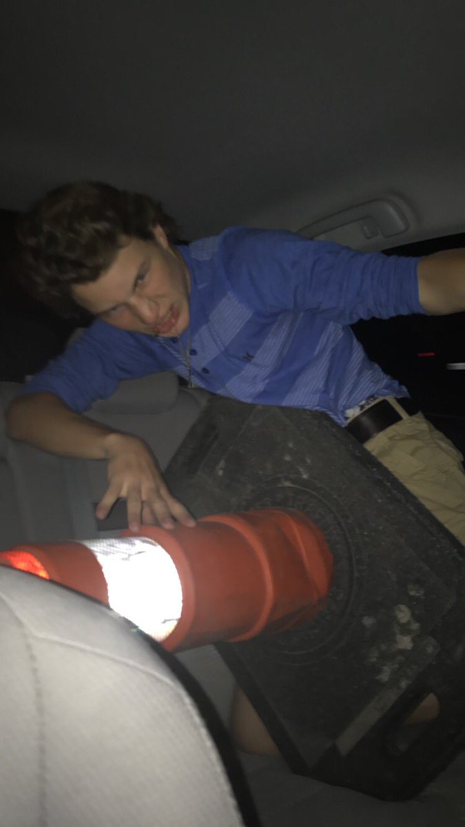 TJMac3232's tweet image. Happy 18th homie🎉 🛵🔥#eskeetitt #keefer #beeline