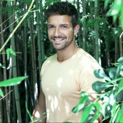 demelzac_'s tweet photo. ¿ Cual es tu artista favorito?
#Maluma
#CarlosRivera
#PabloAlboran  
#Chayanne https://t.co/YD9smVQV4Q