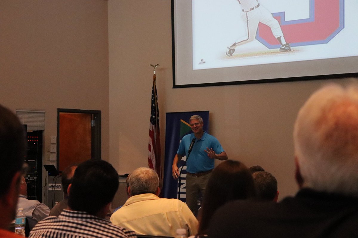 HyundaiFL's tweet photo. Check out #HyundaiForklift Dealer Meeting! Everything from talks by #Allied, @DaleMurphy3, @ModernGroup , to a @Braves game and #afterparty. https://t.co/gZ4xAj8Qbb