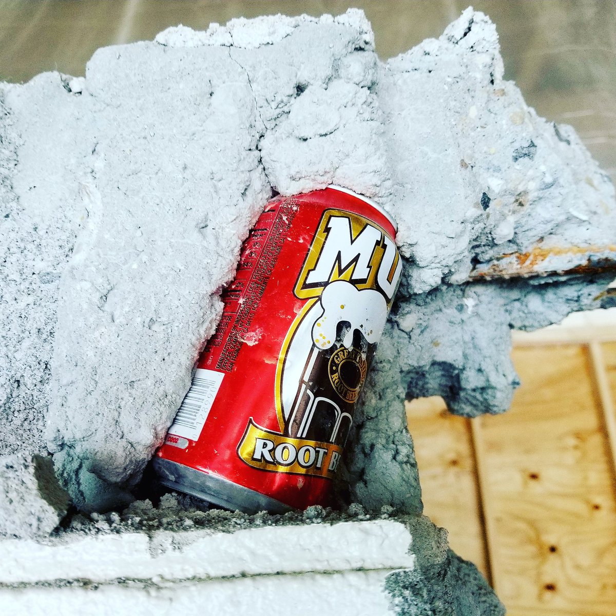 raddadstacos's tweet image. The 90's is starting to seep out of the wall!!!!! 
#notcrushed #mugrootbeer #exp96 #RADDADS #LIFESTYLE #LOVEMUSKEGON #RADDADFAMILY