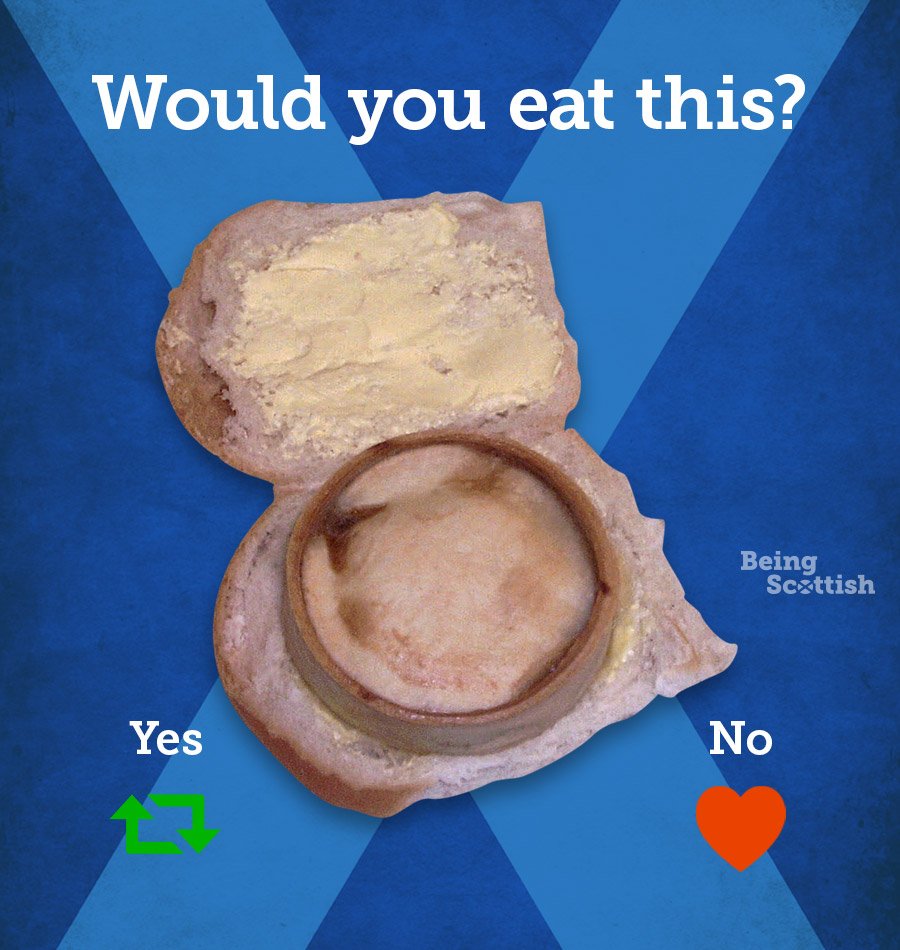 BeingScots's tweet photo. The lesser spotted Roll and Pie 😄 https://t.co/1AcXurTIPV