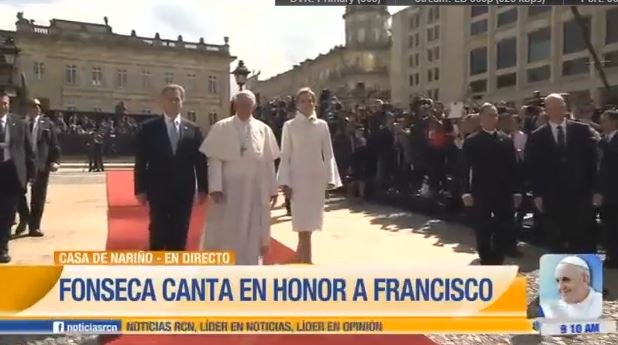 RadioVZ's tweet photo. RT NTN24: EN VIVO | Cantante Fonseca le canta al papa Francisco https://t.co/lHFBJp2qfr #ElPapaEnColombia #ModoP… https://t.co/neZ75f0nme