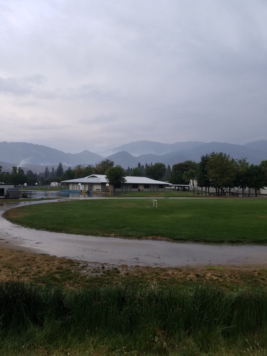 CALFIRESHU's tweet image. #helenafire currently receiving precipitation.