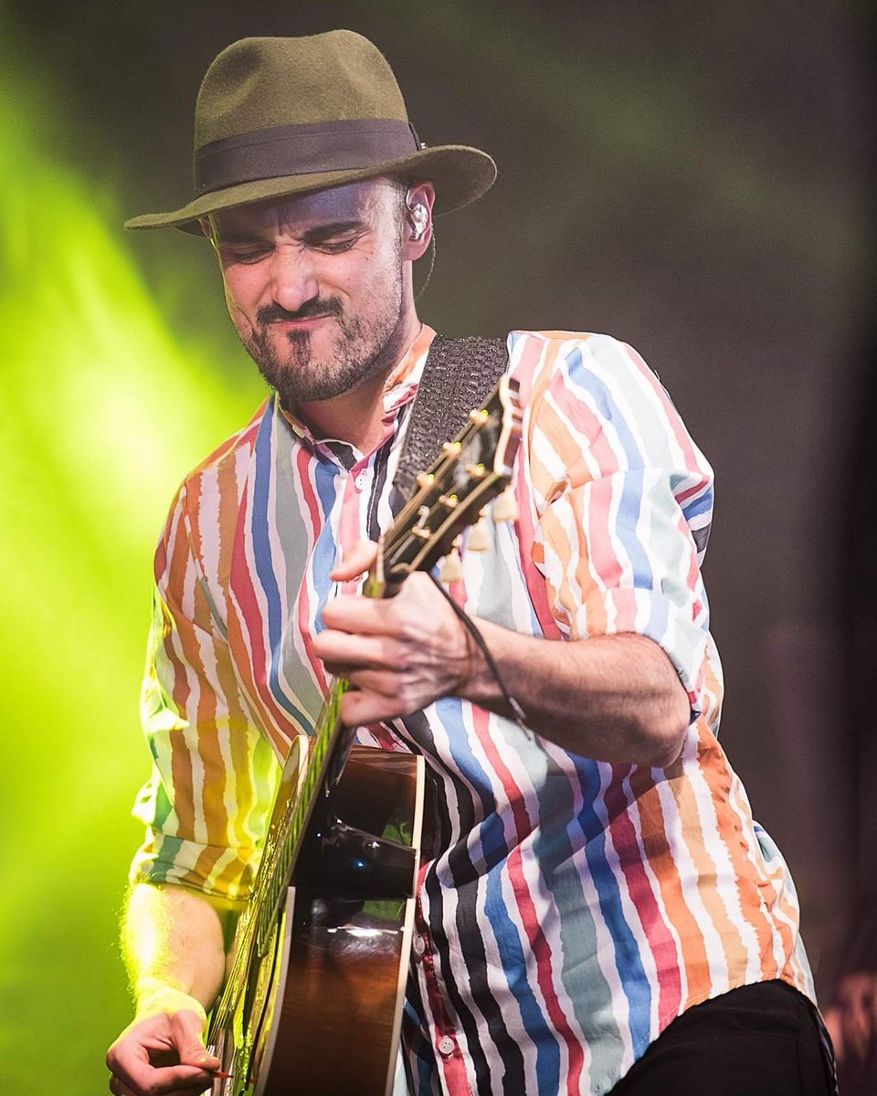 PabloRozenberg's tweet photo. Algo del excelente show de @AbelPintos en Puerto Madryn https://t.co/7i7cC3YdLS