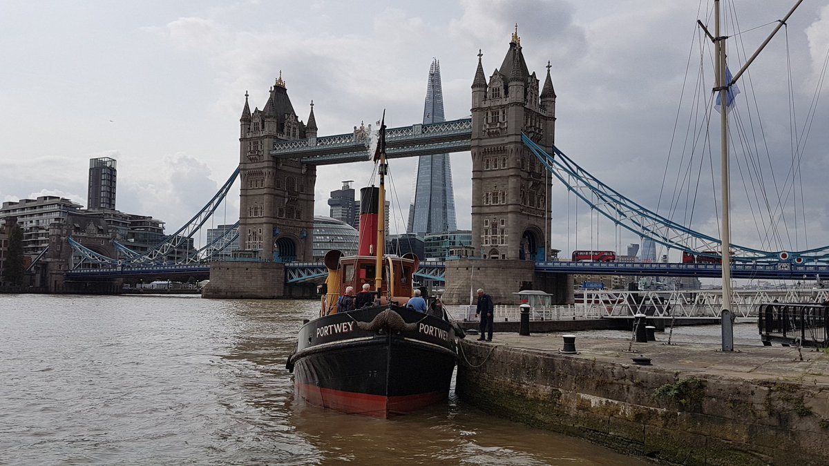 Steam Tug Portwey locking into @StKats just now ahead of the Classic Boat Festival this weekend @STPortwey #steamtug