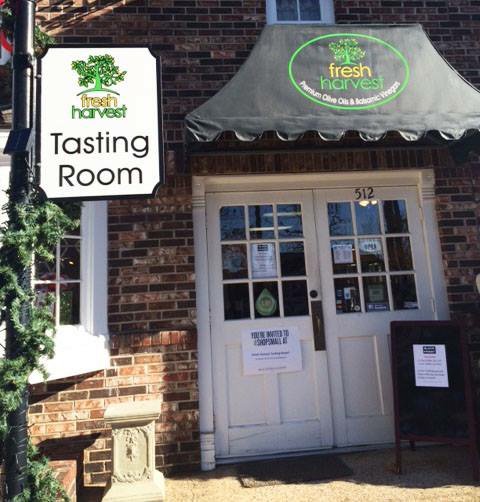 DeadHProduction's tweet photo. Fresh Harvest is now an official sponsor!
Fresh Harvest features single varietal extra virgin olive oils and aged balsamic vinegars on tap. https://t.co/Cueith3QYa
