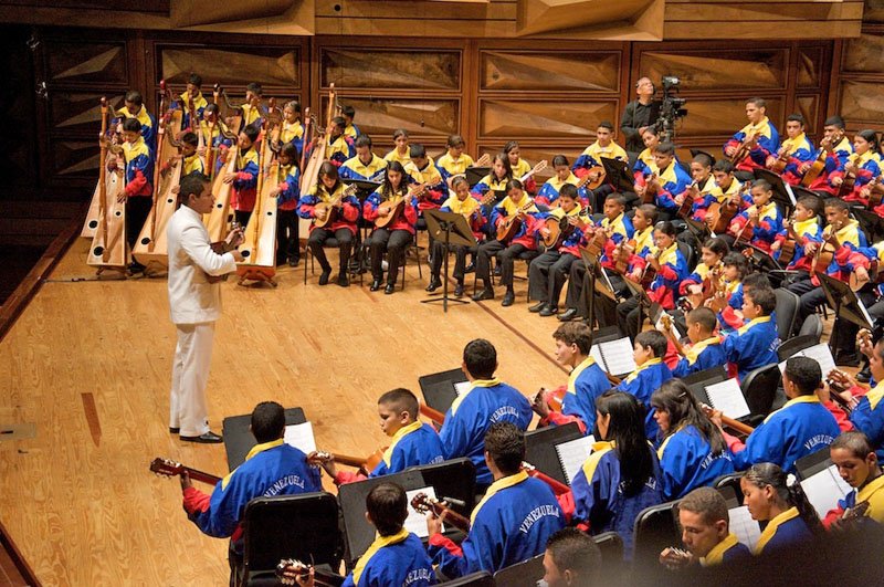 Siguiendo la misión de El Sistema de hacer énfasis en darle difusión a la música tradicional venezolana, nace el Programa Alma Llanera