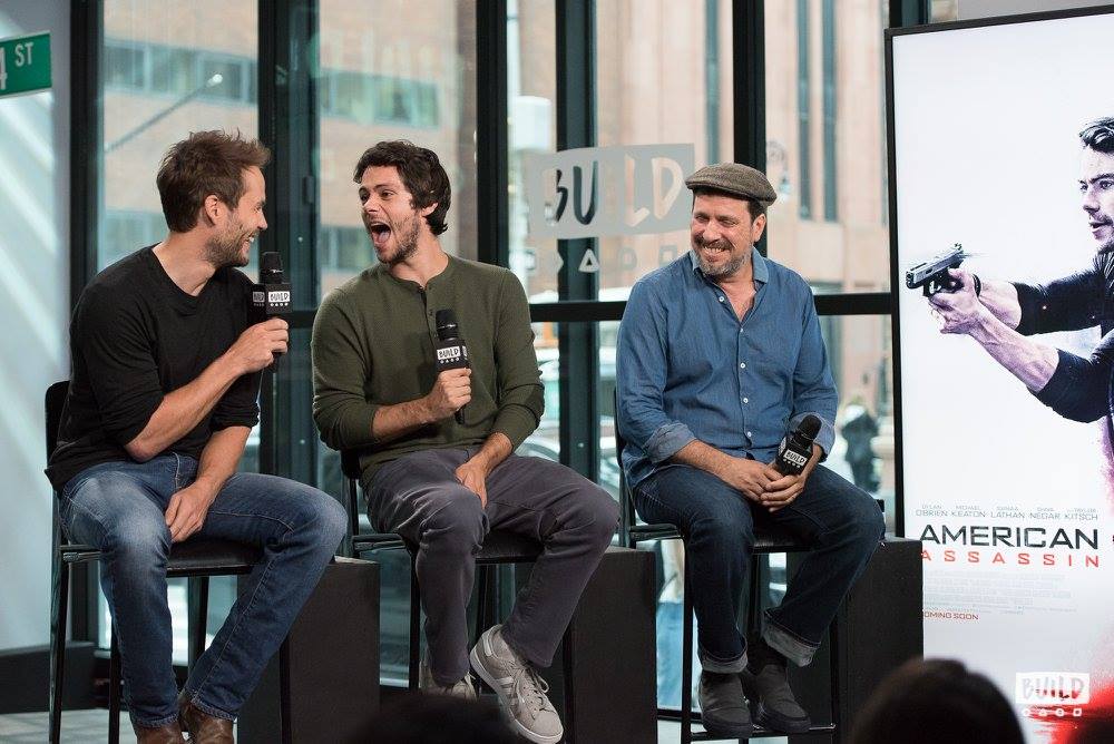 TKitschSpain's tweet photo. [Fotos + video] Taylor y Dylan para BUILD Series: https://t.co/LwfjCiHgcH https://t.co/DJChHiIS87