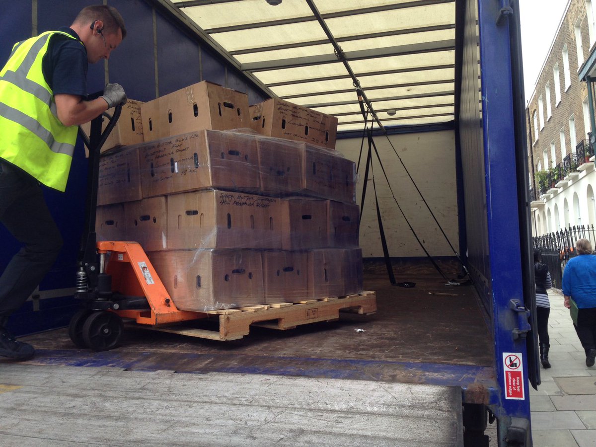 afrorganic's tweet photo. Deliver to our warehouse half a tonne of unrefined raw shea butter..We have stock in house a lot of boxes #sheabutterguys #sheabutter https://t.co/tk5K2Xm9YN