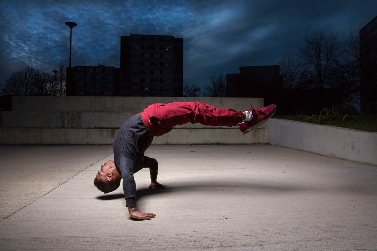 VU_Pessac's tweet photo. Medhi du crew #IMMIGRANDZ vous donne rendez-vous pour les #workshops des #vu2017 à partir du 03 octobre!! 
#breakdance #danse #hiphop https://t.co/GeIrD53Qss