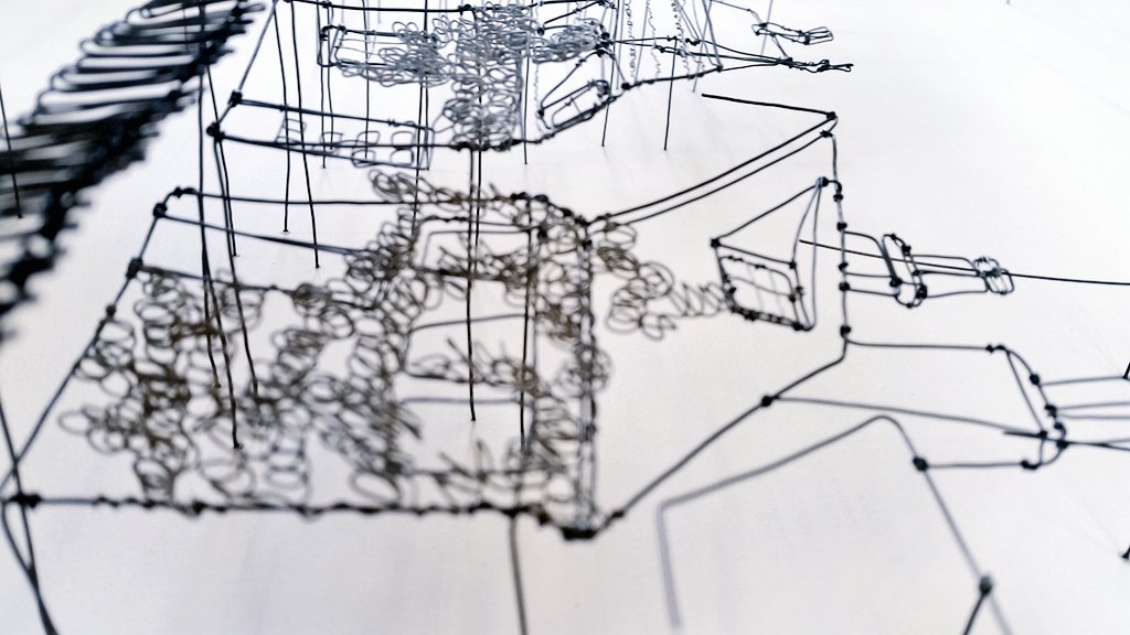 HelainaSharpley's tweet photo. #wirework #art #drawing #wire
'East Green, Southwold.' 
On it's way to @S_H_Gallery #southwold #gallery #suffolk https://t.co/vqPUyowM0E