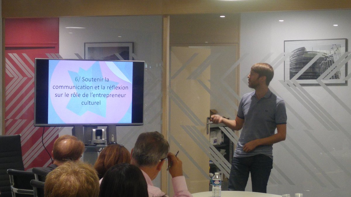 Absiskey's tweet photo. L'entrepreneur culturel est-il un entrepreneur comme les autres ? La culture comme relai de croissance. #akinnodays #Absiskey https://t.co/LptSvuAPyi