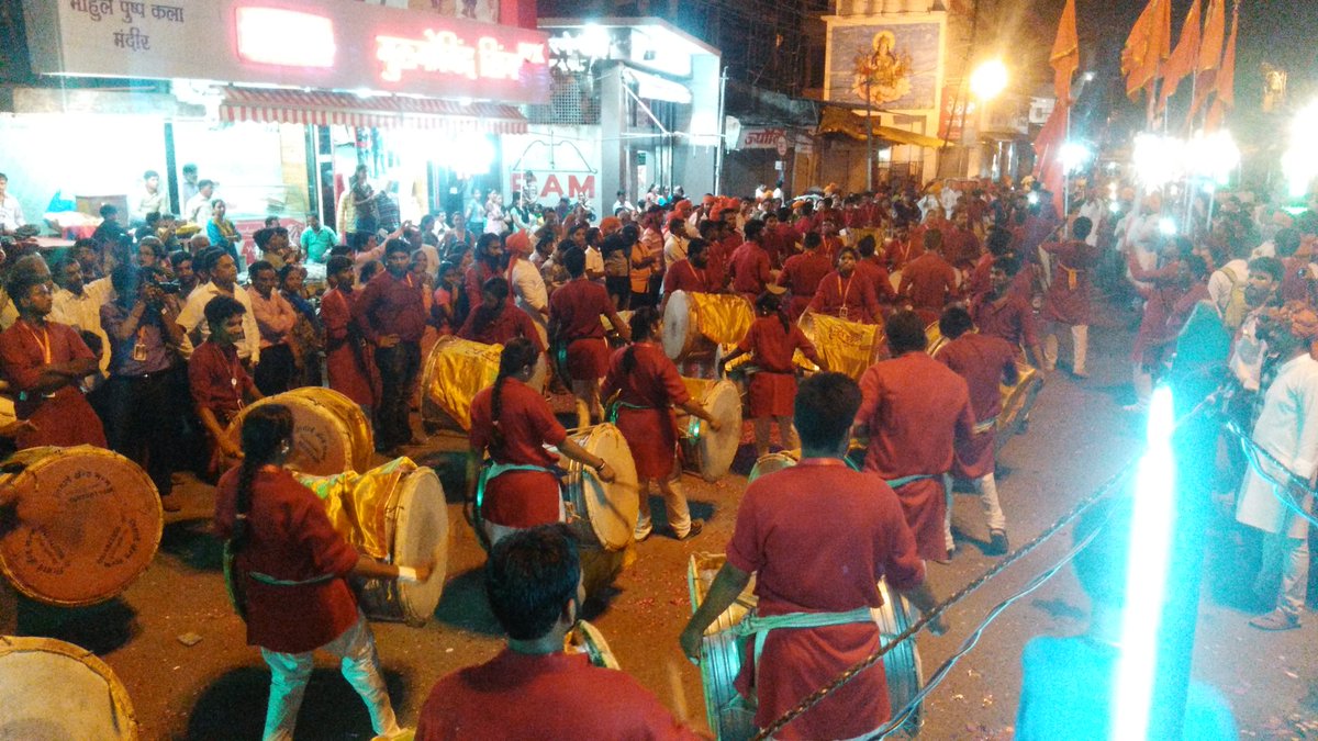 HatwarKanchan's tweet image. Isbar #Yudha shakti se nahi Yukti see hai...
Marna #Janse Nahi Jitna #Premse  hai.
Ganpati Bappa #Morya