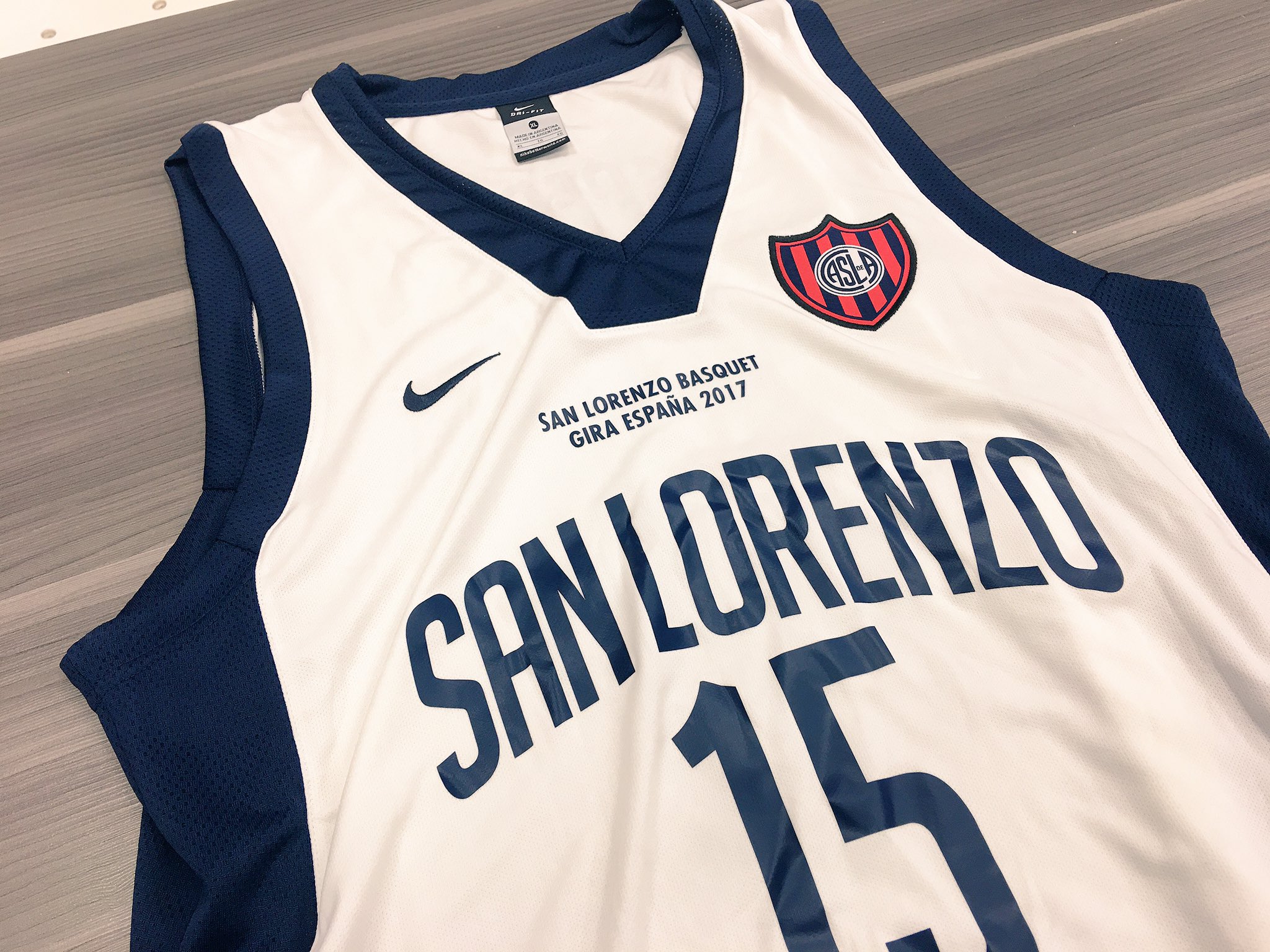 Acrobacia nombre de la marca sorpresa CASLA Básquet on Twitter: "¡Preciosas! Llegaron las camisetas alternativas  para la próxima temporada. Aquí las que utilizaremos en España 😍 # SanLorenzo https://t.co/Yw7NAAFAKi" / Twitter