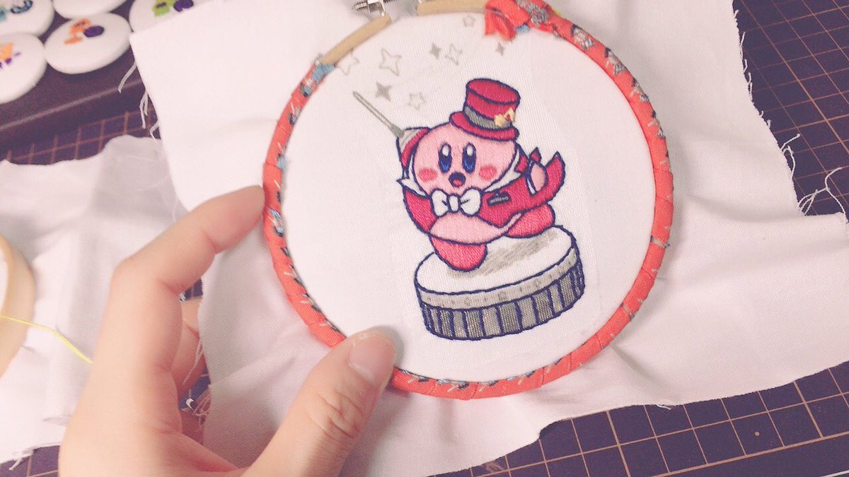 Yumugi على تويتر ひぃひぃ W ありがとうございます 仮面ライダーの刺繍すごかったですよ あんなに細かい図案よく 刺繍出来るなあとビックリしました 私はシンプルな物が多いので細かいのになるとブレちゃいます 人とかキャラの刺繍はほんの少しの