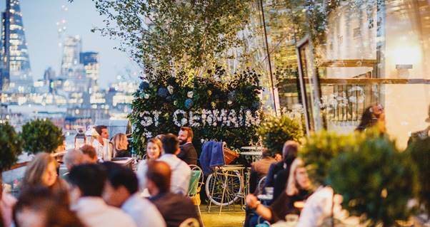 VenueInsight's tweet image. .@StGermainDrinks bringing a splash of joyful decadence to the @OXO_Tower bar's terrace this September &amp;amp; October

👉 tinyurl.com/St-GermainOxo