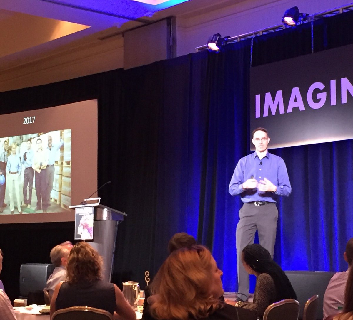 talking robots with <a href="/TomBonkenburg/">Tom Bonkenburg</a>, Director of European Operations at <a href="/StOngeCompany/">St. Onge Company</a>: 80% of warehouses are still manual #Imagine2030