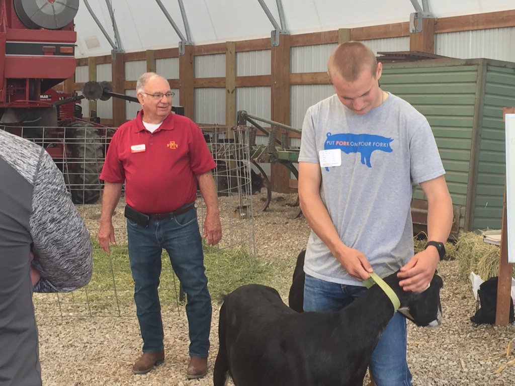 CHeronemus's tweet photo. #bestjobever.  Isu extension precision ag days.  Learning about goats https://t.co/Da2Ne4W7Fl