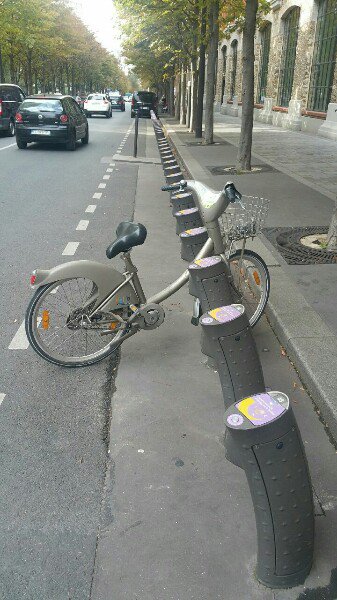 Mdp_DSIN's tweet photo. #pointdeMire Tout pour plaire Vélib Restaurant accès routier zone arborée https://t.co/FqlYV5WcMa