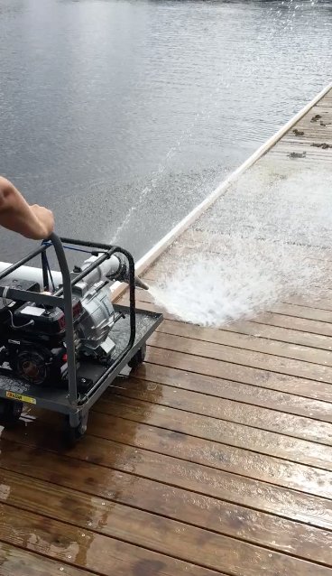 bhsrowing's tweet image. Check out the new Goose No More Dock Cleaner at CRI!  The power may be out this morning but that didn't slow us down  #Rowingforall #CRI