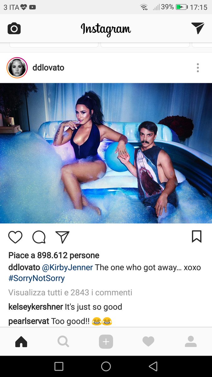 Marblee_'s tweet photo. Qui troviamo un tipico esemplare di @_Mancu_  impegnato nel corteggiamento di @ddlovato...... @veloxcod https://t.co/vwWxvehNli