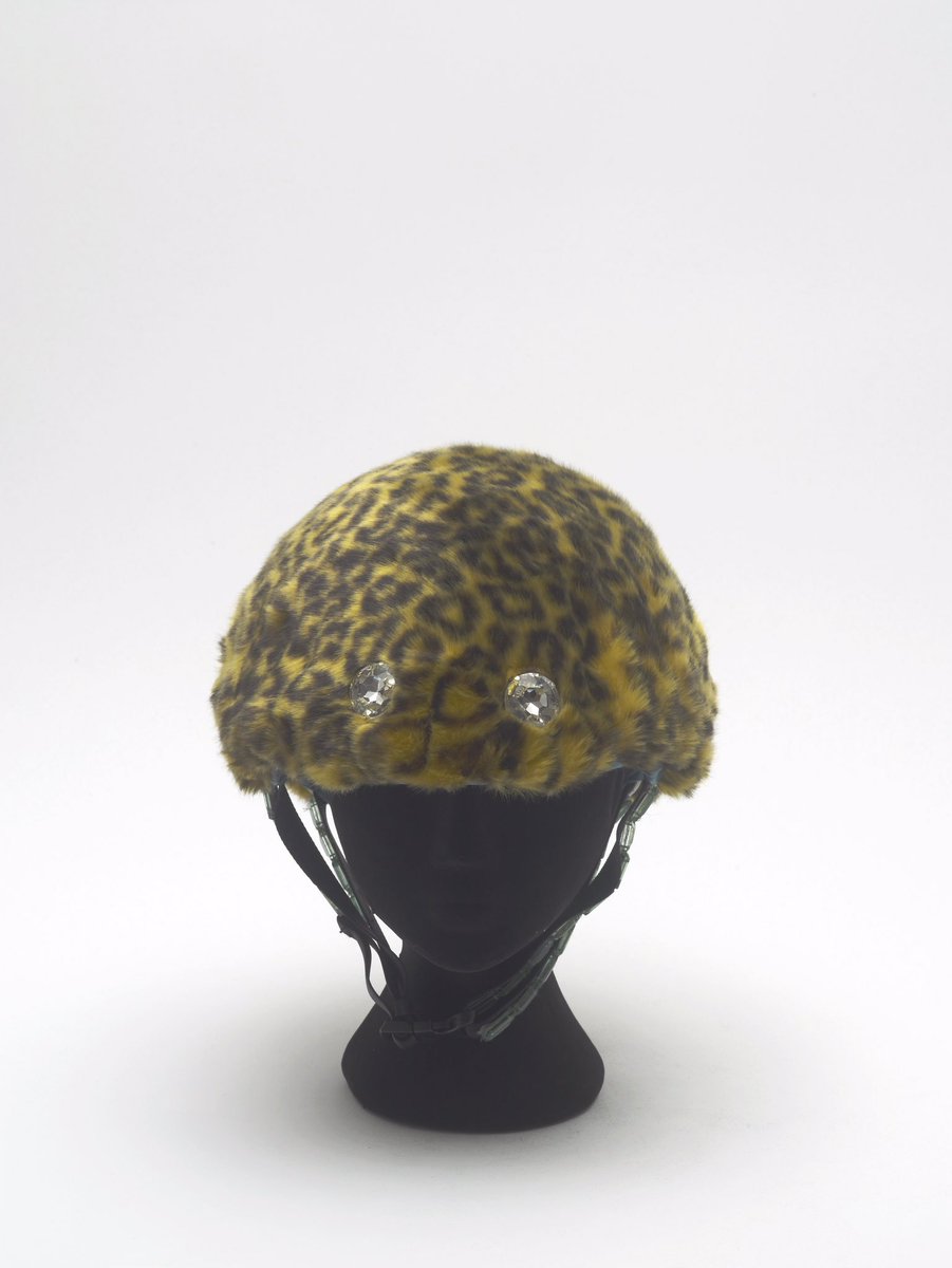 helmets4headway's tweet photo. GET BIDDING AUCTION ENDS AT 9pm https://t.co/F2FTDHJncY bike helmets turned into art for @HeadwayUK https://t.co/nMvdwifdJK
