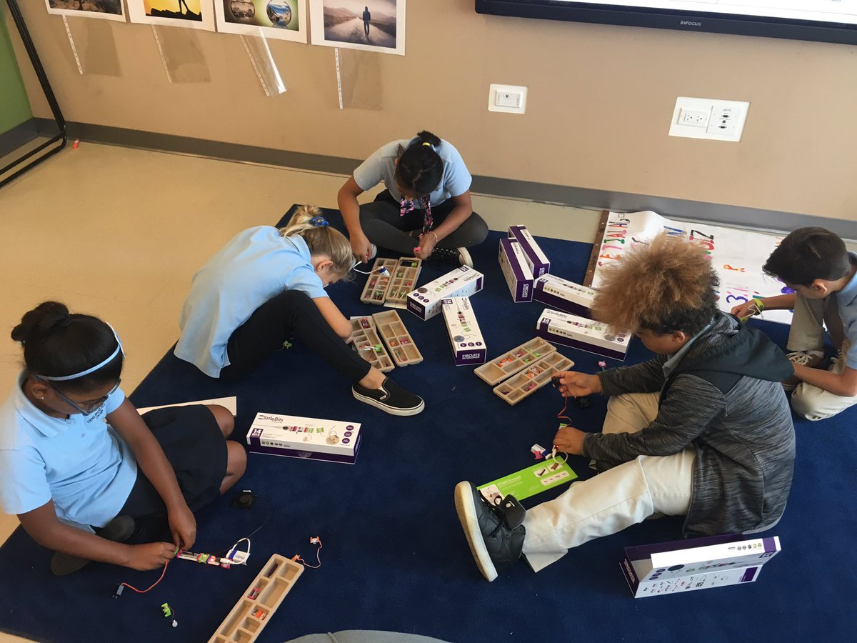 heatherprekop's tweet photo. Exploring different types of circuits and recording our ideas on how to communicate this to others #gwachicago https://t.co/tU2HthFC8Q