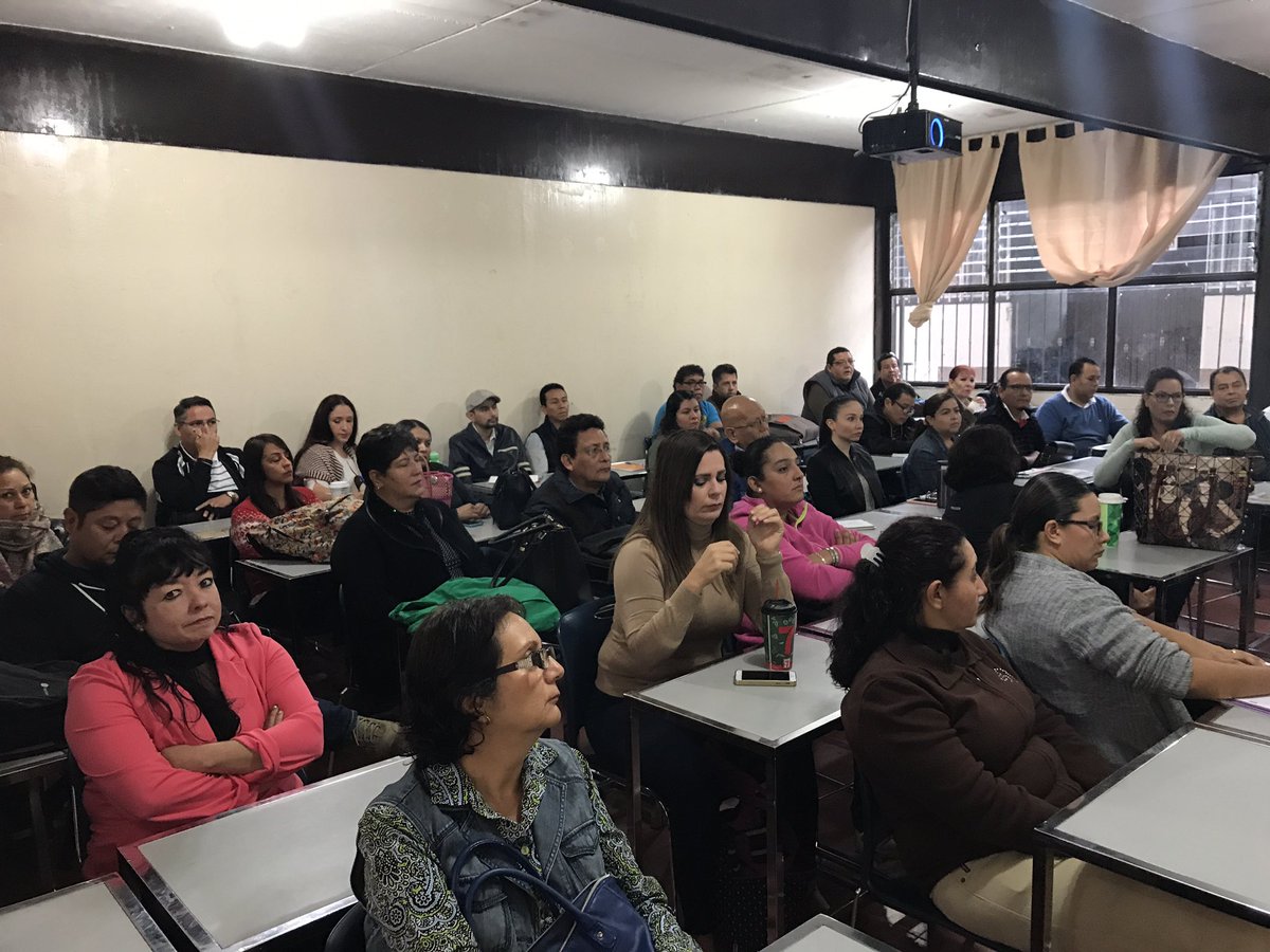 ProNIJAL's tweet photo. Sesión @ProNIJAL en la secundaria tecnica 89, trabajando con maestros de secundaria #JaliscoFacingTheFuture #WeTeachForEveryone https://t.co/2vwP7qrZfJ