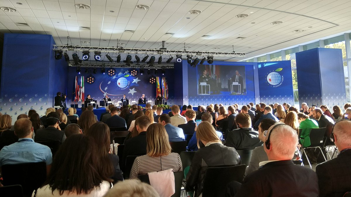 maymedianet's tweet photo. Last session of this year's #EconomicForum.
Thank you for being with us on this #feml2017 journey! See you next year! https://t.co/GJlL3BYqMv
