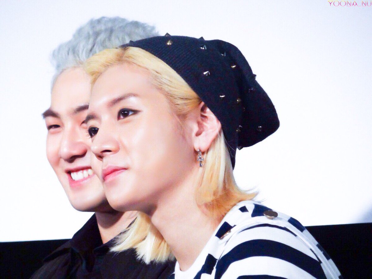 몇년전?? 전우치 토크이벤트 사진 찾았는데 스머프같은 민기가 너무 귀여워😊 #뉴이스트 #nuest #렌 #ren #백호 #baekho #민기 #동호 <a href="/ChoiGoRen/">REN</a> <a href="/NUESTNEWS/">뉴이스트(NU’EST)</a>