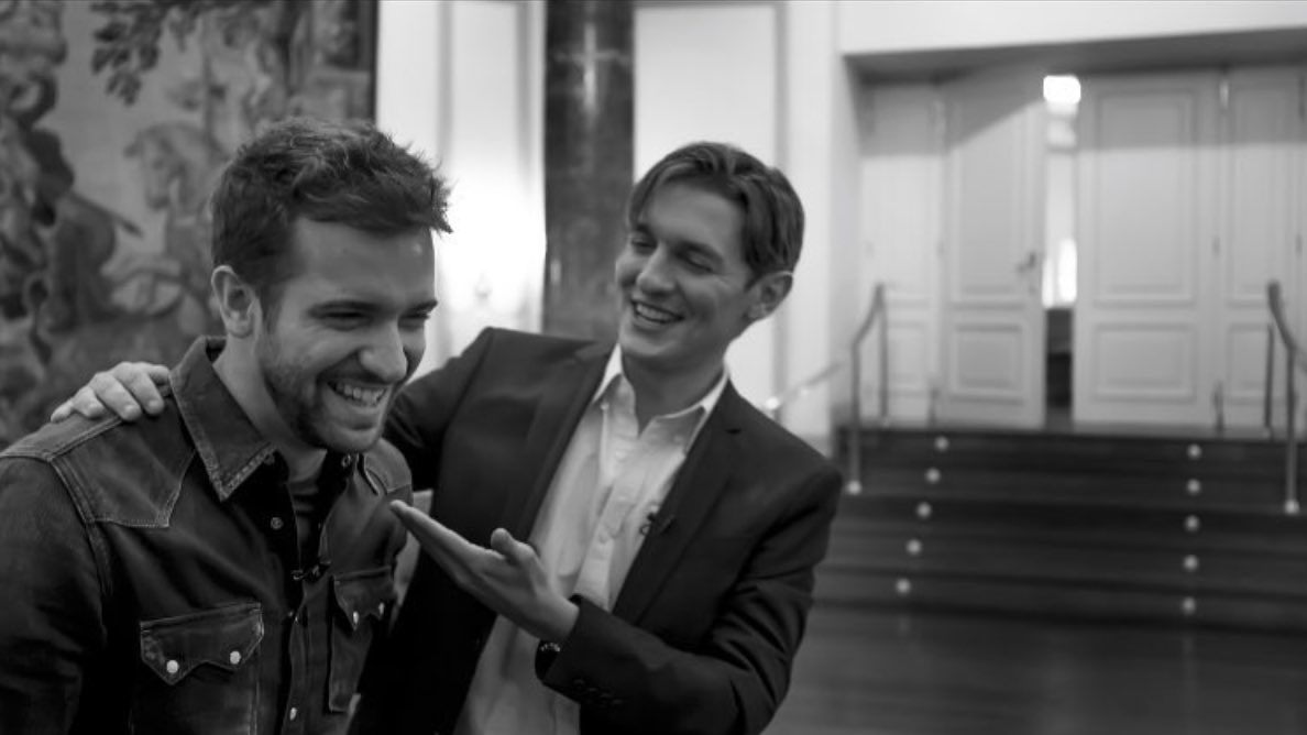 Los40's tweet image. A las 18:00h ❣️ Llega la MAGIA ✨

@pabloalboran en DIRECTO con @xavimartinez 🔝
#AlboranEnLoMas40