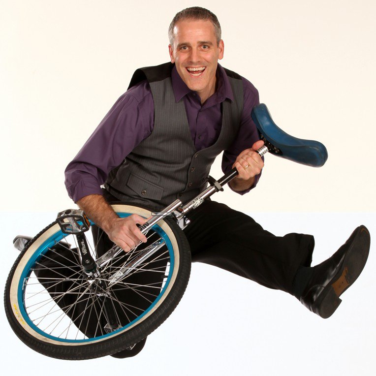 Raise the Roof Gala - Sept. 23. Amazing entertainment, live music, magic, comedy &amp; more! #endhomelessness #KC ow.ly/FHsY30eYU2G