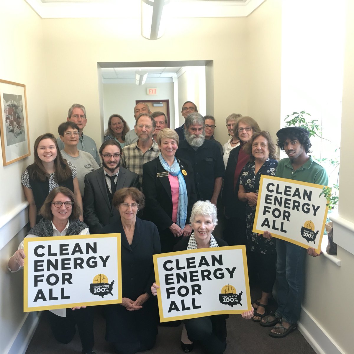 allysam_'s tweet image. We're at the NH Public Utilities Commission hearing to oppose the fracked gas pipeline. Hanover &amp;amp; Lebanon are ready for 100% renewables!