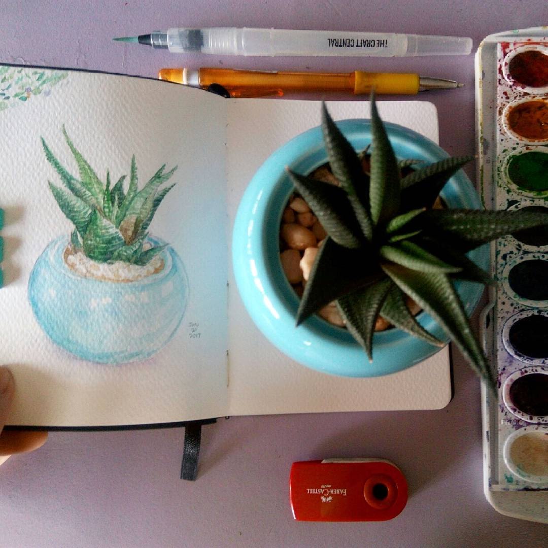 beccalachuchi's tweet image. hi i&apos;m rebecca— graphic designer making math and science pretty while painting watercolor plants on the side! #visiblewomen #scicomm #artph