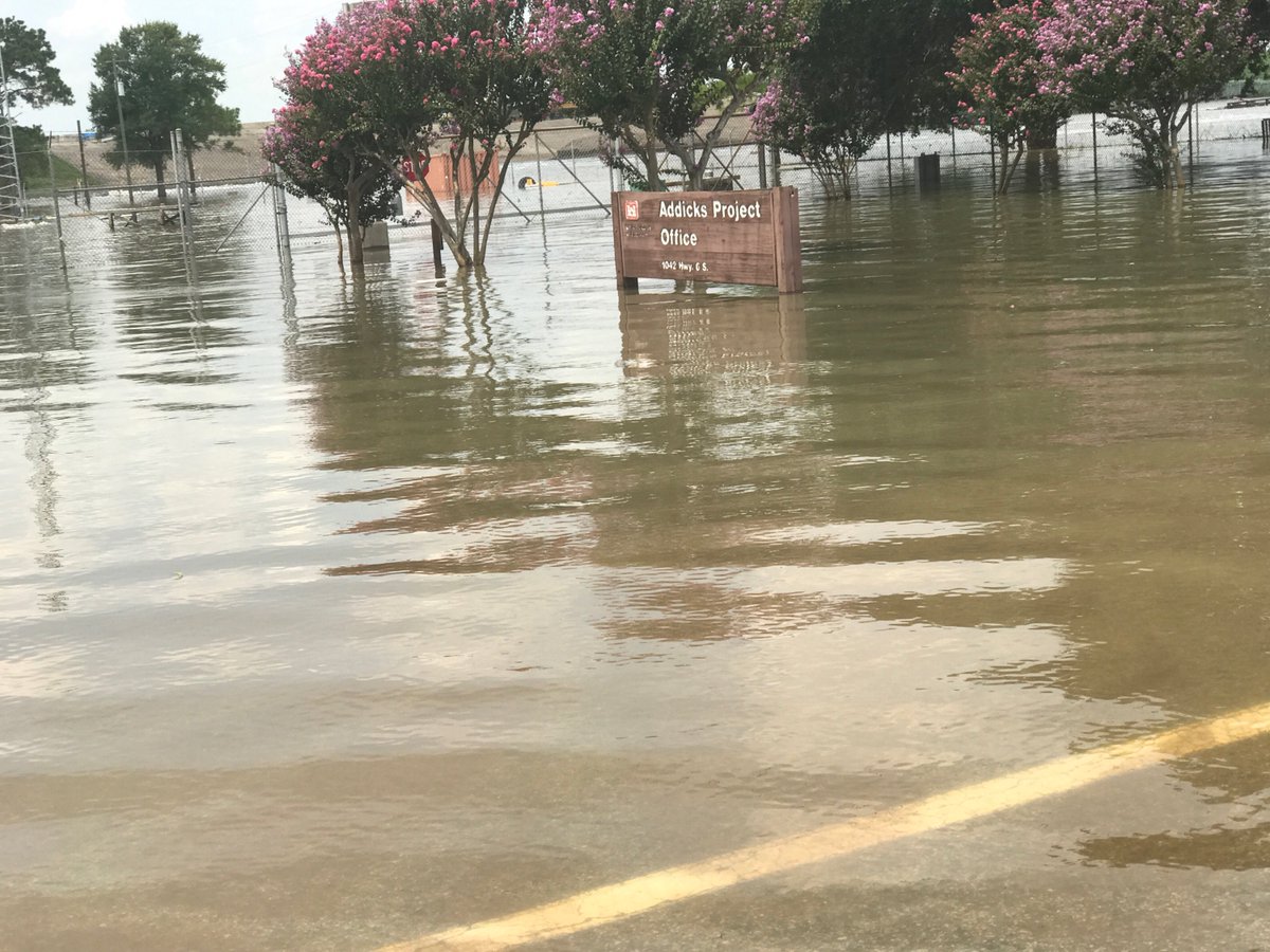 PlanoPoliceDept's tweet image. More photos from Houston as our officers continue to assist with hurricane relief efforts with @houstonpolice  #TexasStrong