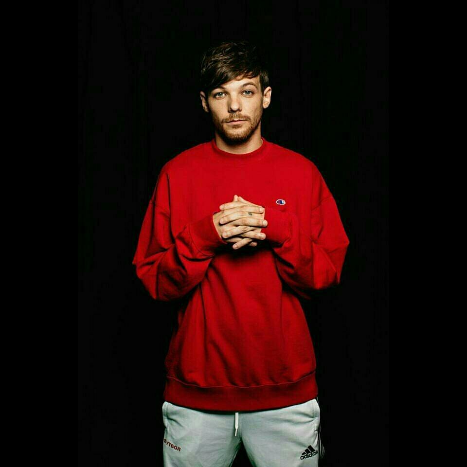 0nedirec_tion's tweet photo. @Louis_Tomlinson  for @iHeartRadio 😍💕 https://t.co/Uj5aKaAwXA