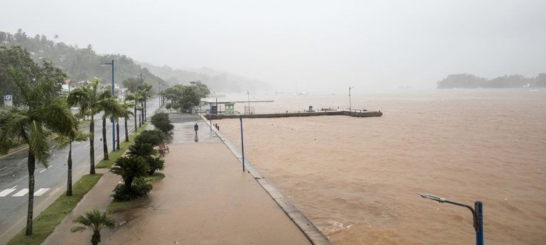 Hurricane Irma Death Toll Hits 10, Increasing Threat for Florida citizenslant.com/hurricane-irma…