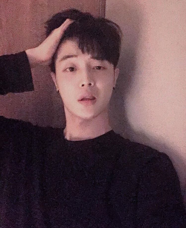 indigoyung's tweet photo. Boa tarde. 

— tired af but trying to stay awake. 💤 https://t.co/sKTytK0kDm