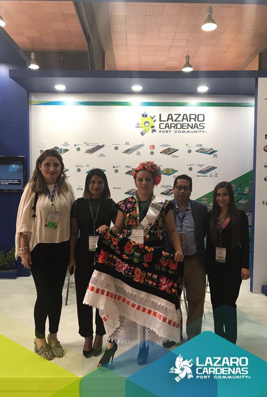 LazaroCommunity's tweet photo. #LazaroCardenasPortCommunity presente en el Congreso de Comercio Exterior Mexicano, ¡Una gran experiencia! Mira las fotos: #COMCE2017 https://t.co/FYDutFMi3O